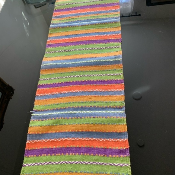Table runner - Picture 1 of 5